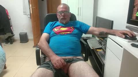 Snapshot of vuda77 chatting on 04-17-26, 08:01 oscar online show from 04-17-26, 08:01