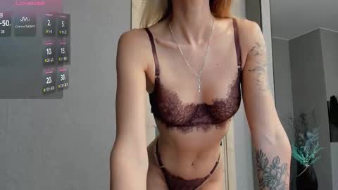 Snapshot of vvalkyriee chatting on 11-07-25, 10:37 vvalkyriee online show from 11-07-25, 10:37