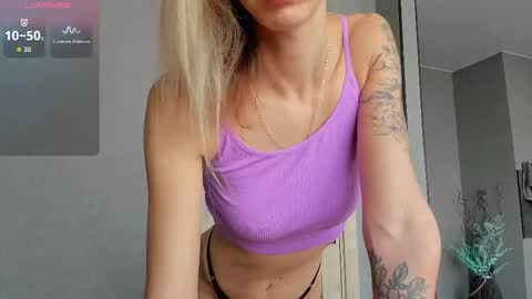 Snapshot of vvalkyriee chatting on 11-21-25, 10:36 vvalkyriee online show from 11-21-25, 10:36