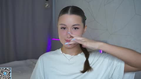 Snapshot of vvilly_wonka chatting on 09-24-25, 01:42 Ethal - thank you for thumb up online show from 09-24-25, 01:42