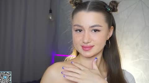 Snapshot of vvilly_wonka chatting on 10-08-25, 01:58 Ethal - thank you for thumb up online show from 10-08-25, 01:58