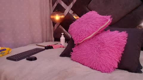 Snapshot of vvioleta_ chatting on 01-11-25, 06:14 Violeta online show from 01-11-25, 06:14