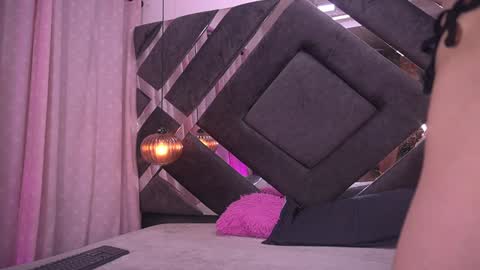 Snapshot of vvioleta_ chatting on 01-25-25, 03:09 Violeta online show from 01-25-25, 03:09