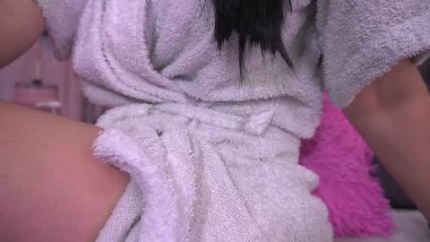 Snapshot of vvioleta_ chatting on 02-05-25, 09:15 Violeta online show from 02-05-25, 09:15