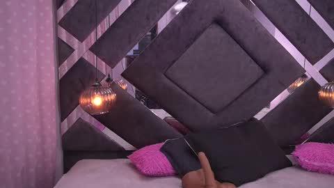 Snapshot of vvioleta_ chatting on 02-12-25, 03:07 Violeta online show from 02-12-25, 03:07