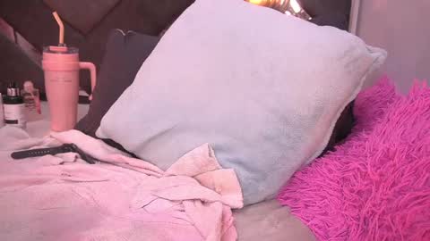 Snapshot of vvioleta_ chatting on 03-01-25, 09:18 Violeta online show from 03-01-25, 09:18