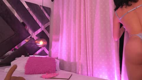 Snapshot of vvioleta_ chatting on 09-25-25, 03:10 Violeta online show from 09-25-25, 03:10