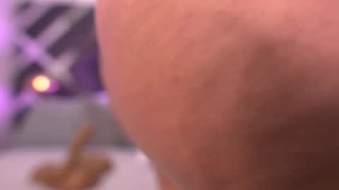 Snapshot of vvioleta_ chatting on 10-25-25, 03:36 Violeta online show from 10-25-25, 03:36