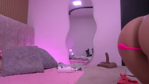 Violeta online show from 04-21-26, 03:02