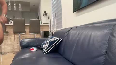 Snapshot of vw125 chatting on 02-13-25, 10:54 vw125 online show from 02-13-25, 10:54