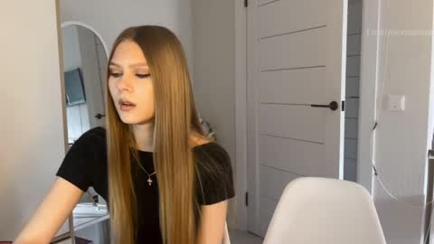 Snapshot of vx_arina chatting on 05-18-26, 08:42 Arina online show from 05-18-26, 08:42