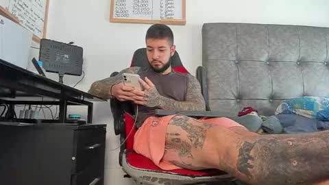 vyxen_ online show from 02-13-26, 02:24