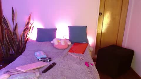 kitty SUPORT ME AND MY BABY SINGLE MOMY online show from 09-23-25, 06:05