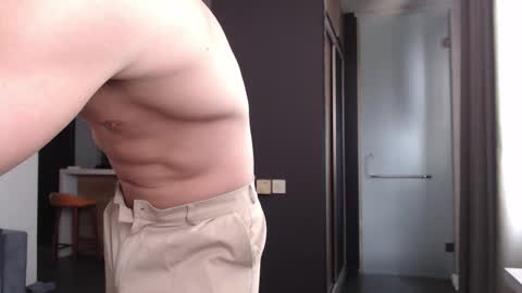 Snapshot of w_witcher chatting on 10-08-25, 02:31 w_witcher online show from 10-08-25, 02:31