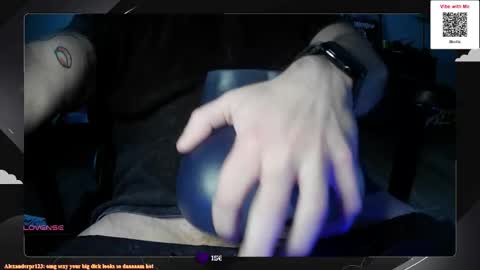 Snapshot of waavves chatting on 12-16-25, 11:43 waavves online show from 12-16-25, 11:43