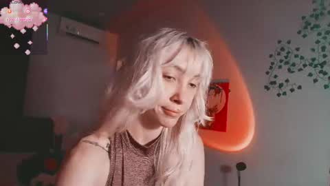 Snapshot of waifu_exe chatting on 06-10-26, 07:29 Waifu exe online show from 06-10-26, 07:29