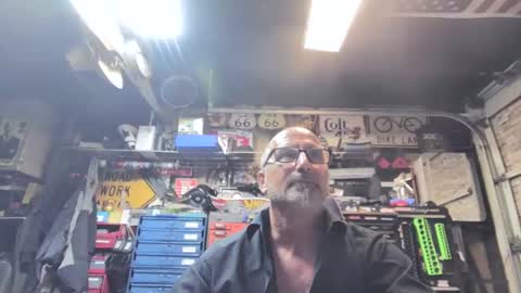 Snapshot of wakesblowinclouds chatting on 09-21-25, 11:12 wakesblowinclouds online show from 09-21-25, 11:12