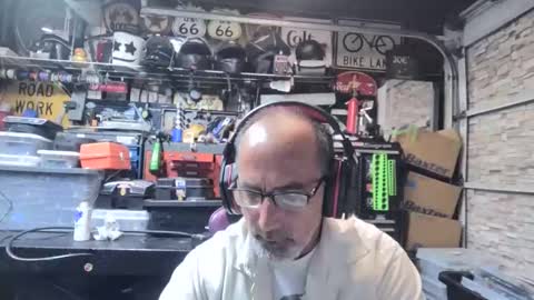 Snapshot of wakesblowinclouds chatting on 10-23-25, 08:02 wakesblowinclouds online show from 10-23-25, 08:02