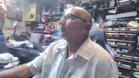 Snapshot of wakesblowinclouds chatting on 10-29-25, 08:38 wakesblowinclouds online show from 10-29-25, 08:38