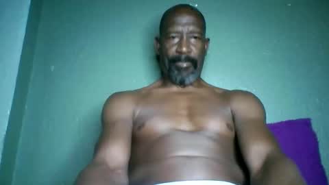 Snapshot of waleswusup chatting on 03-29-26, 03:01 Champion Lover online show from 03-29-26, 03:01