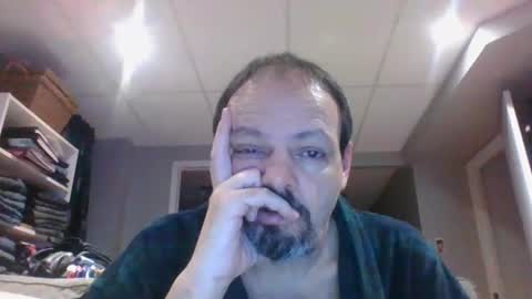 walker033 online show from 02-10-25, 06:09