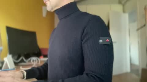 Snapshot of walky78 chatting on 12-16-24, 03:00 walky78 online show from 12-16-24, 03:00