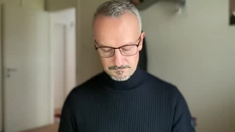 Snapshot of walky78 chatting on 02-04-25, 12:33 walky78 online show from 02-04-25, 12:33