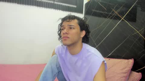 Snapshot of wallis_ chatting on 12-04-25, 07:44 wallis_ online show from 12-04-25, 07:44