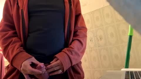 Snapshot of waltbkk chatting on 11-03-25, 11:11 Walter online show from 11-03-25, 11:11