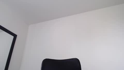 Snapshot of walter_brownn01 chatting on 01-17-25, 06:23 WALTER BROWN online show from 01-17-25, 06:23