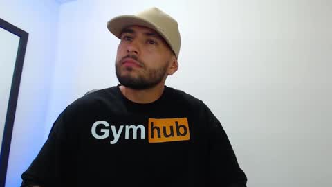 Snapshot of walter_brownn01 chatting on 01-21-25, 07:06 WALTER BROWN online show from 01-21-25, 07:06