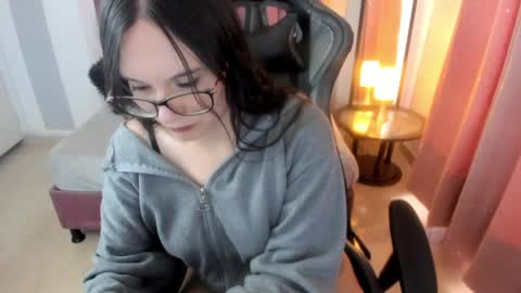 Alexandra online show from 04-28-26, 06:13