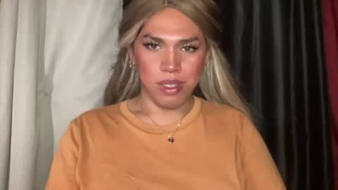 LIZA online show from 04-25-26, 01:41