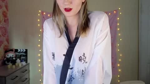 Snapshot of wanna_breed chatting on 01-19-25, 08:18 Kate online show from 01-19-25, 08:18