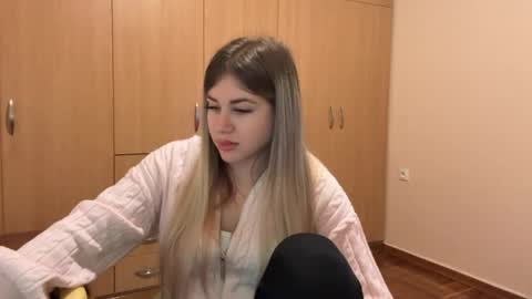 Elena  online show from 03-28-26, 04:28