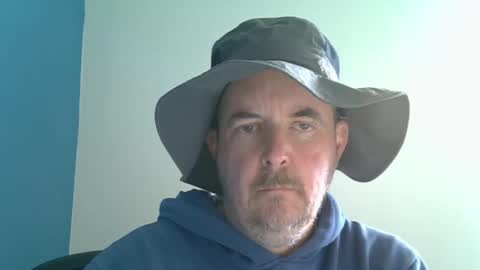 Snapshot of watchmewank40 chatting on 03-10-25, 11:10 Davey online show from 03-10-25, 11:10