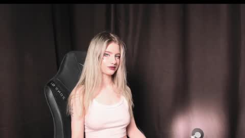 Snapshot of waterfallwoods chatting on 12-31-24, 06:16 waterfallwoods online show from 12-31-24, 06:16