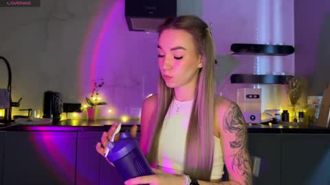 Snapshot of watergirl_ chatting on 12-13-24, 07:47 Im saving up for a new car help me online show from 12-13-24, 07:47