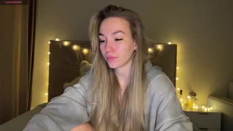 Snapshot of watergirl_ chatting on 01-19-25, 09:02 Im saving up for a new car help me online show from 01-19-25, 09:02