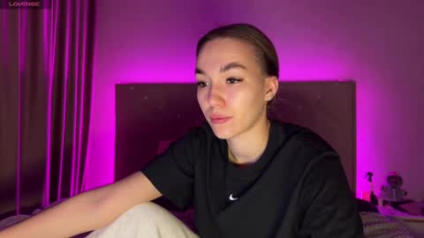 Snapshot of watergirl_ chatting on 03-05-25, 09:15 Im saving up for a new car help me online show from 03-05-25, 09:15