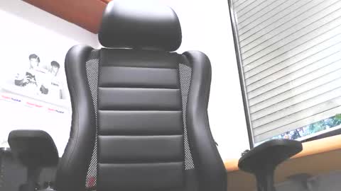 Snapshot of waterman__30 chatting on 12-22-25, 12:02 waterman__30 online show from 12-22-25, 12:02