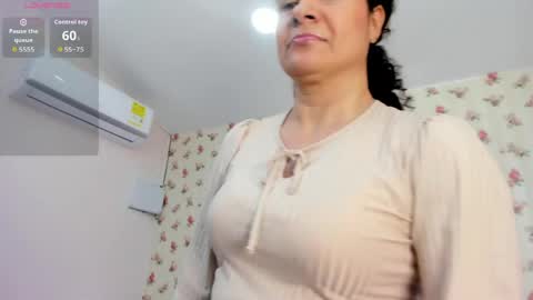 Snapshot of watson_crystal00 chatting on 05-30-26, 01:30 Milf Latina online show from 05-30-26, 01:30