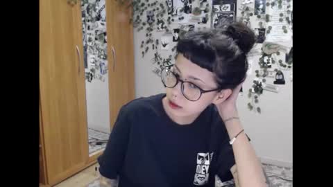 Mina online show from 09-10-25, 06:52