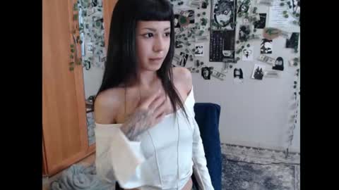 Mina online show from 10-11-25, 10:25