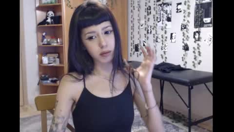 Mina online show from 12-21-25, 07:10