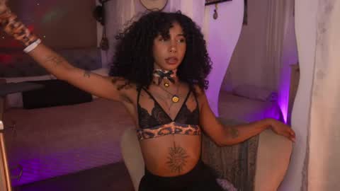 Snapshot of wayuu_goddess chatting on 05-22-26, 07:30 Wayuu Goddess 3 online show from 05-22-26, 07:30
