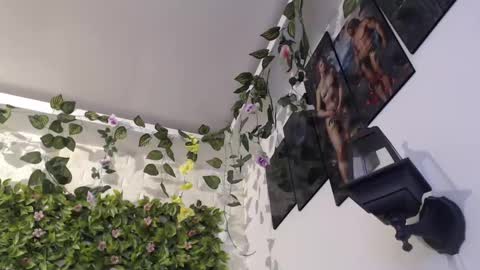 Snapshot of we_n_you chatting on 01-29-25, 07:43 Trixie 3 online show from 01-29-25, 07:43