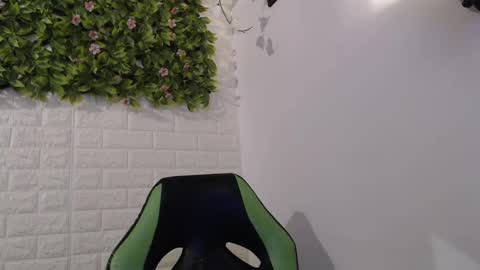 Snapshot of we_n_you chatting on 02-08-25, 07:38 Trixie 3 online show from 02-08-25, 07:38