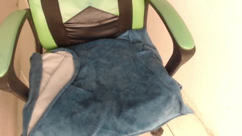 Snapshot of we_n_you chatting on 09-26-25, 01:48 Trixie 3 online show from 09-26-25, 01:48