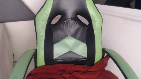 Snapshot of we_n_you chatting on 10-01-25, 01:17 Trixie 3 online show from 10-01-25, 01:17